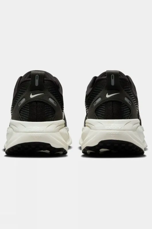 Nike Womens Vomero 18 Shoes