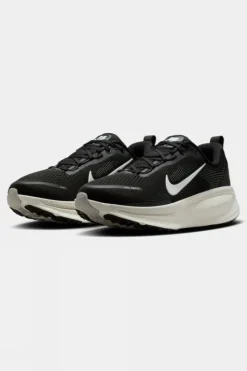 Nike Womens Vomero 18 Shoes