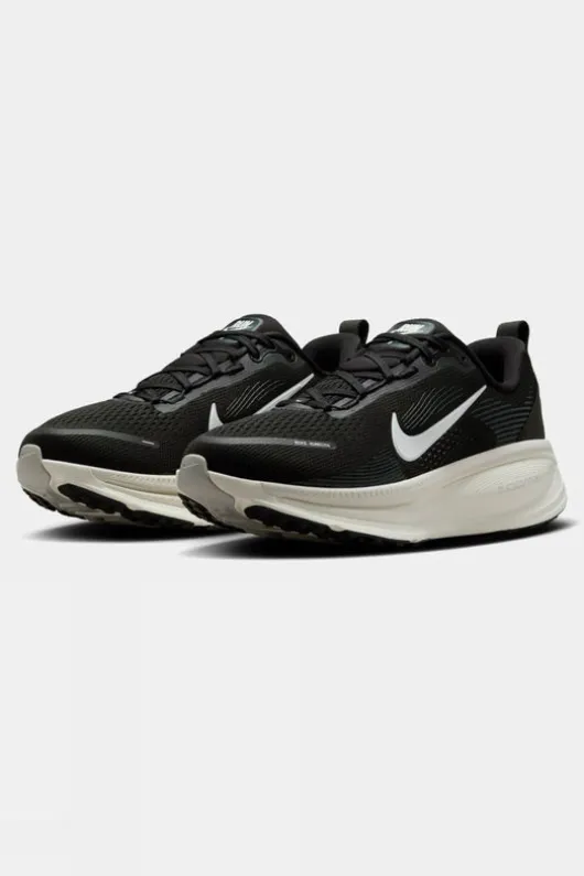 Nike Womens Vomero 18 Shoes